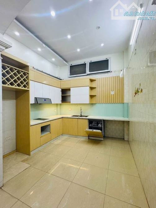 Bán nhà Trung tâm Đống Đa, dòng tiền 13 triệu/tháng, chỉ 8 tỷ - 2