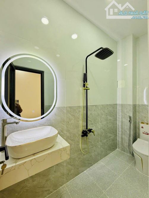🏡 VỊ TRÍ ĐỘC TÔN - GIA ĐÌNH TRÍ THỨC - NGUYỄN CÔNG HOAN - 67M² - 4 TẦNG - 2