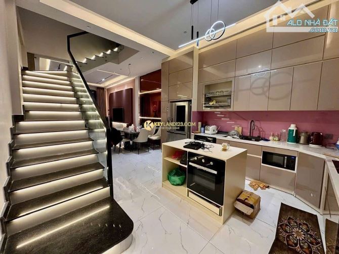 NHÀ PHỐ _ GIÁ TỐT HẺM Ô TÔ LỚN – MÊ LINH, P.9, ĐÀ LẠT - 2