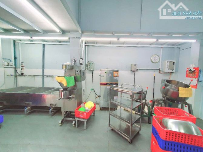 NHÀ P2 BÌNH THẠNH - 58M2(5x12) - BA GÁC - BA MẶT HẺM - C4 - GẦN CHỢ BÀ CHIỂU - 2