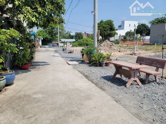 LÔ ĐẤT ĐẸP MẶT TIỀN KINH DOANH NGAY THỊ TRẤN CỦ CHI,180m2 CÓ THỔ - 2