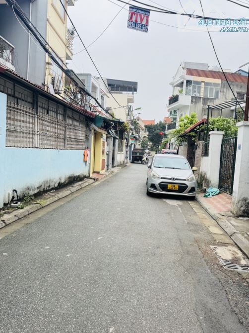 NGỌC THUỴ - NGÕ THÔNG - OTO 7 CHỖ VÀO NHÀ - 2