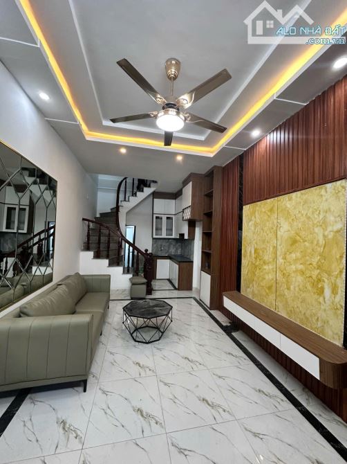 Cho thuê nhà ngõ 89 Thanh Lân, 4 tầng x 30m2, 2 ngủ, 9 Triệu ở gia đình - 2
