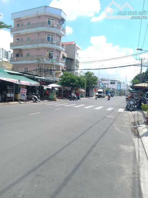 Biệt thự Tân Sơn Nhì, Tân Phú, 8 x 14m, 3 tầng full - 2
