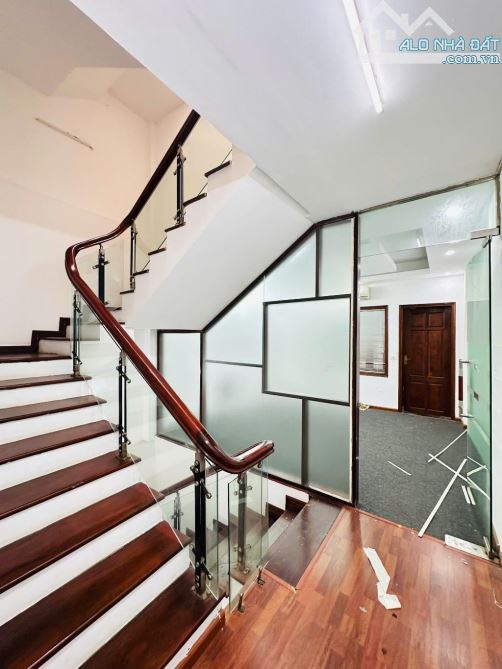 Chị em cần bán liền kề văn quán- 70m- 4 tầng-  mặt tiền 4,6m- giảm 2 tỷ - 2