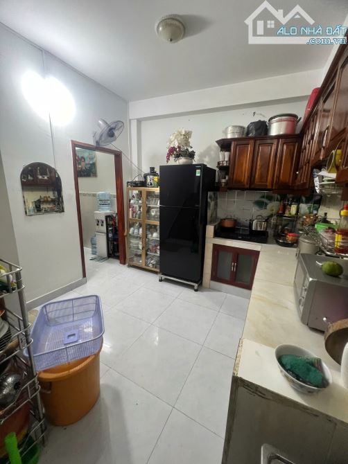 Bán Nhà Hẻm  Xe Tải  Dương Bá Trạc - 5.14m x 10.45m-46.9m/2- 3 Lầu - 3PN 4WC- F4 Q8 - 2