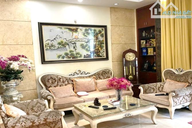 Bán nhà 3 tầng hẻm xe hơi tránh, Nguyễn Cửu Vân, ngang 8m, Sát Quận 1, Sổ riêng ! - 2