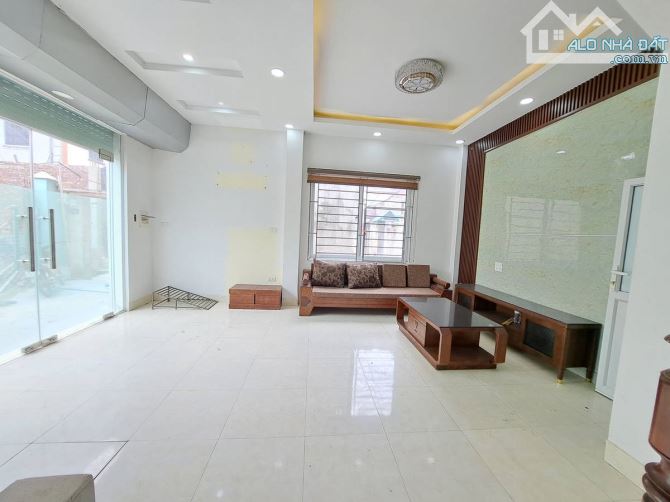 BÁN GẤP SIÊU PHẨM 37m2,4 TẦNG, NGAY YÊN NGHĨA ,HÀ ĐÔNG,GIÁ  5 TỶ - 2