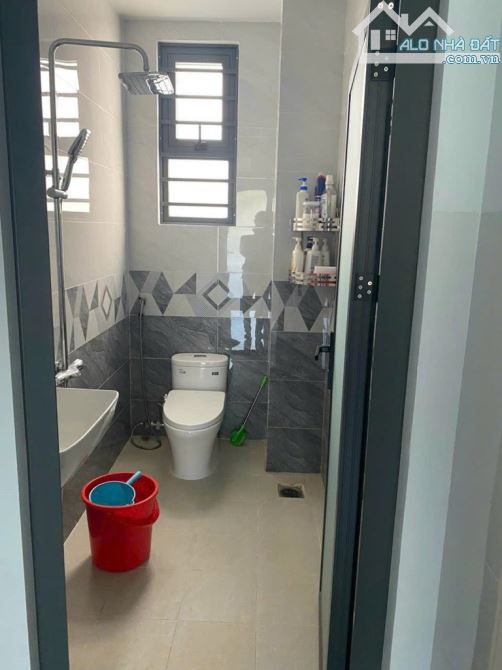 Lê Văn Quới Ngay Ngã Tư Bốn Xã -  .4 tầng. 80m2 4 tầng.4PN. - 2