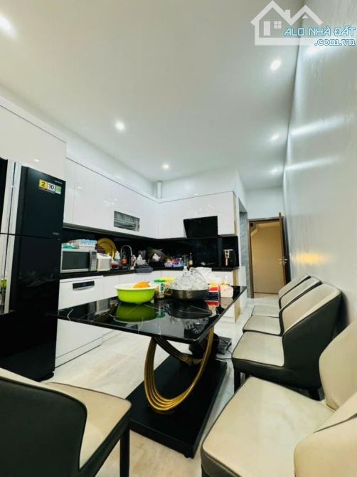 Nhà Tạ Quang Bửu 2 mặt ngõ ô tô đỗ cửa DT 79m 4 tầng chỉ 22 tỷ - 2