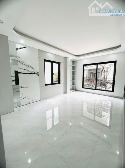 LÔ GÓC, OTO phố Định Công Thượng - Hoàng Mai 45m2 x 5 tầng, nhỉnh 12 tỷ. Có thương lượng. - 2