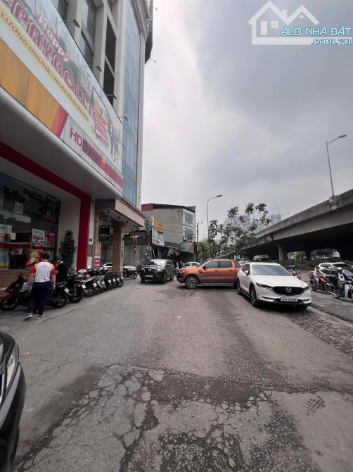 BÁN NHÀ MẶT PHỐ NGUYỄN XIỂN,Ô TÔ TRÁNH,2 THOÁNG TRƯỚC SAU,DÒNG TIỀN,105M2 8T MT4M GIÁ 59.5 - 2