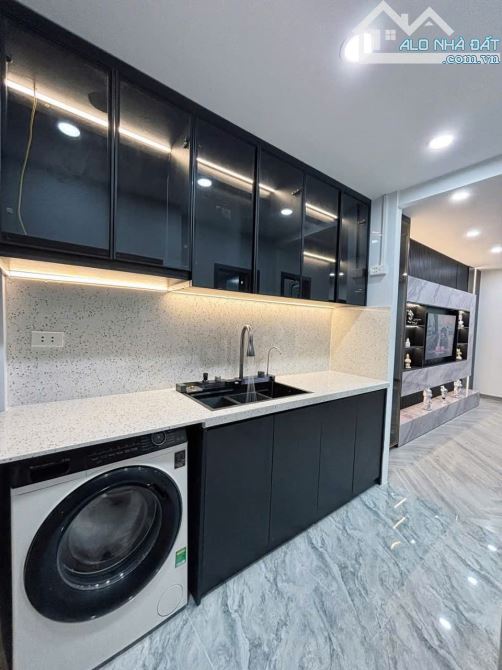 Tập thể mặt phố Thi Sách 75m 2 ngủ ,2 vs, để lại nội thất . - 2