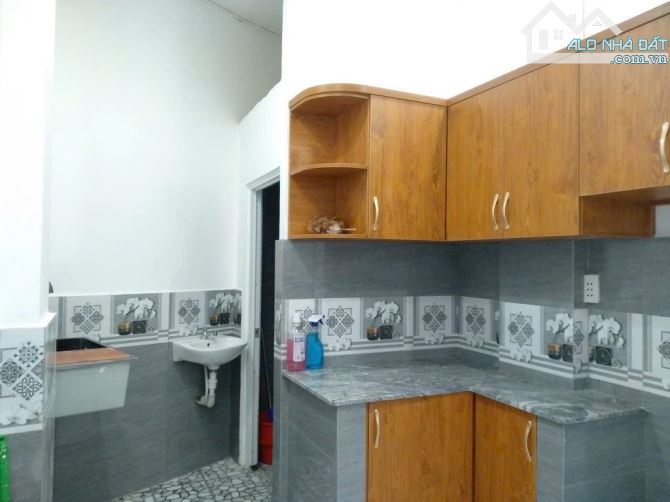 VỊ TRÍ ĐẸP - XE HƠI SÁT NHÀ - 2 TẦNG - TÂN PHÚ - CHỢ TÂN HƯƠNG - 20M2 - SỔ NỞ HẬU - 2 TỶ X - 2