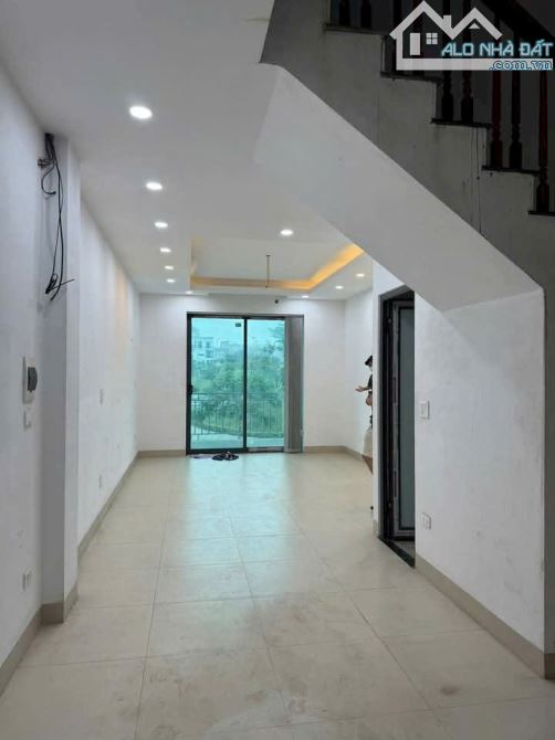 CHO THUÊ MẶT BẰNG KINH DOANH KẾT HỢP Ở MẶT PHỐ NGỌC THUỴ LONG BIÊN - 2