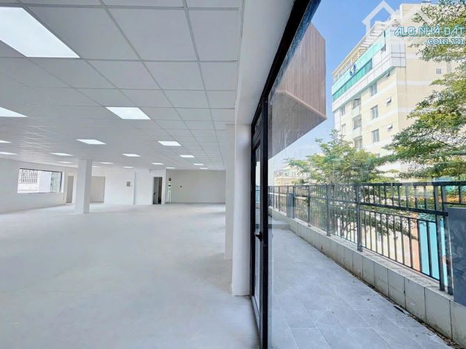 bán nhà mặt tiền ngay trần hưng đạo p.6 quận 5 dt:8x18 kc:1 hầm 8 tầng Giá:70 tỷ - 2