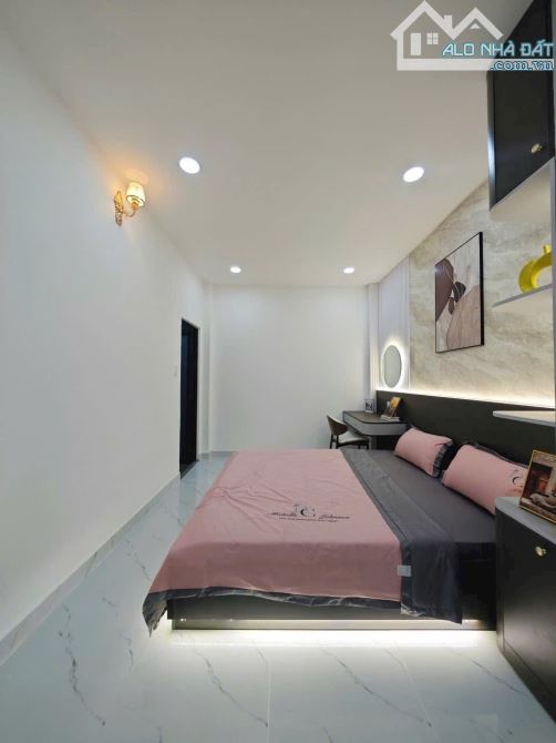 BÁN NHÀ RIÊNG - MẶT TIỀN HUỲNH THỊ HAI - 58M2 - 5 TẦNG - 7PN - 7,9 TỶ - QUẬN 12 - 2