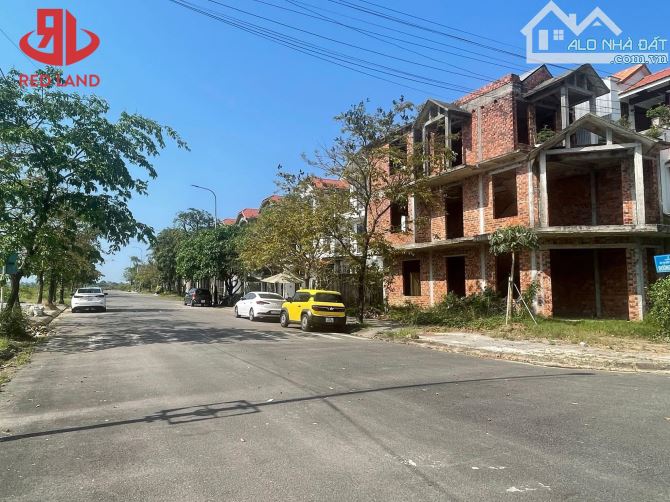 BÁN CĂN GÓC NHÀ THÔ 3 TẦNG VIEW HỒ MÔN HUẾ GREEN GIÁ 5,XXX TỶ - 2