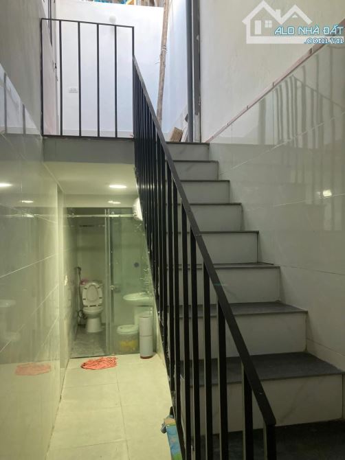 CHO THUÊ NHÀ NGUYÊN CĂN ĐỨC GIANG - VỈA HÈ - Ô TÔ TRÁNH- 3PN - KINH DOANH CÁC MẶT HÀNG - 2