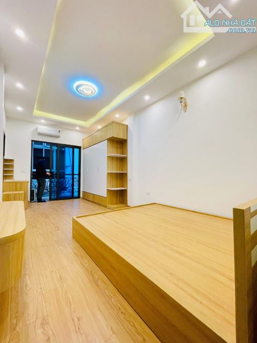 Bán nhà phố Khâm Thiên 46m 3 tầng - Tặng nội thất giá 6.65 tỷ - 2