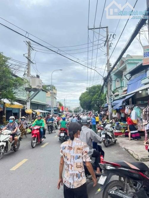CHÍNH CHỦ BÁN GẤP NHÀ  MẶT TIỀN 2 LẦU GIÁ 1TỶ270TRIỆU - NGAY SAU LƯNG CHỢ BÌNH CHÁNH ĐANG - 2