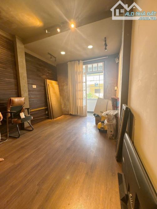 NHÀ HXT- BÌNH THẠNH - 40M2 - LÔ GÓC -NỞ HẬU- 1TRỆT/2LẦU - GẦN LÊ VĂN DUYỆT, CHỢ BÀ CHIỂUU - 2