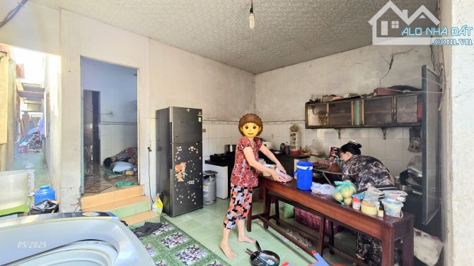 Siêu Ngộp Chỉ 17 Triệu/m² CHO CĂN NHÀ RỘNG 200m² Gần Trường Học, Phường Tân Biên - 2