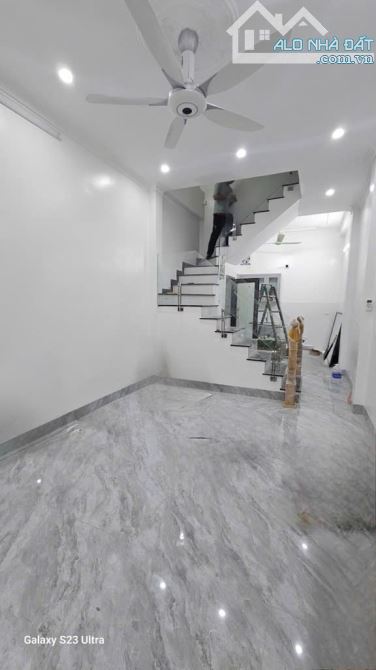 NHÀ PHỐ TRẦN QUỐC HOÀN - CẦU GIẤY - PHÂN LÔ - Ô TÔ TRÁNH - NHÀ MỚI ĐẸP - KINH DOANH - 2