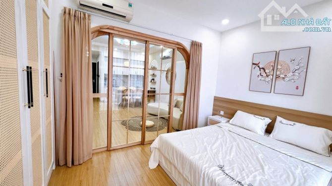 SIÊU PHẨM EM GÁI PHỐ HUẾ_HAI BÀ TRƯNG_TIẾP GIÁP HOÀN KIẾM - 2