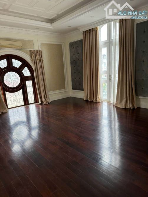 BÁN GẤP TRONG TUẦN - NAM QUỐC CANG - 400M2 - 2 TẦNG - PHÉP XÂY 7 TẦNG - 2