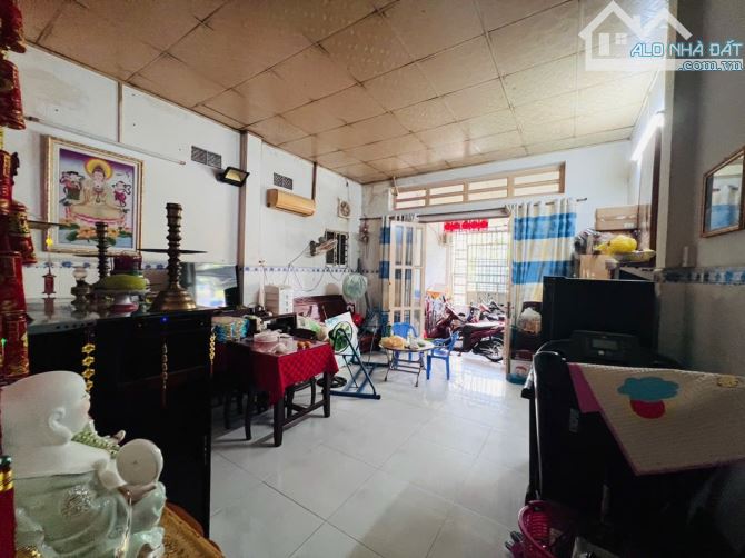 Bán nhà mặt tiền quận 8 siêu rẻ - 2