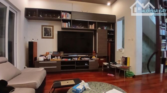 Bán nhà Mặt Phố Nguyễn Cảnh Dị. Kinh doanh đỉnh - 2