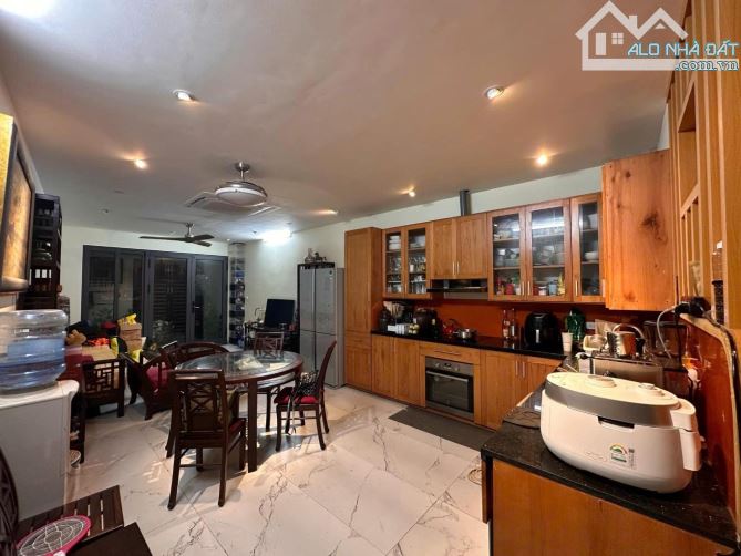 Phố Thái Hà, trung tâm Đống Đa, dân xây KCBT, gần ô tô, 63m2 nở hậu, chào 15 tỷ 450 - 2