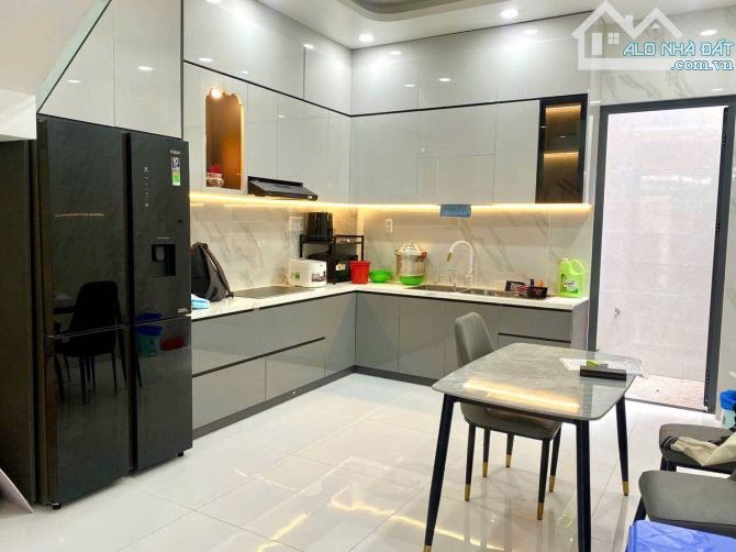 NHÀ ĐẸP HOÀ HƯNG  - HẺM THÔNG 5M - NGAY TRUNG TÂM QUẬN 10! - GIÁ NHỈNH 11 Tỷ - 2
