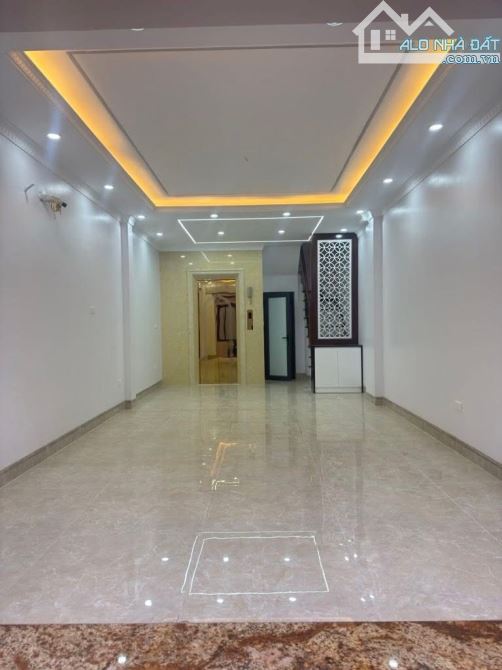 OTO VÀO NHÀ - NHÀ ĐẸP Ở NGAY - MẶT TIỀN QUYỀN LỰC - LÕI 3 ĐÌNH NGÕ THÔNG 4 NGẢ - 2