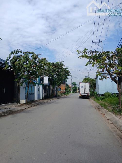 CẦN BÁN GẤP–GIẢM SỐC 4 TỶ-GIÁ MỚI 19TỶ- 750M2 NGANG 12M-ĐẤT MẶT TIỀN LÊ THỊ KIM, HÓC MÔN - 2