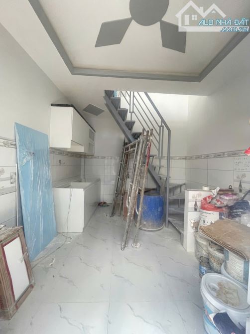 BÁN NHÀ QUẬN 11, KHU LÃNH BINH THĂNG, VÀI BƯỚC CHÂN RA MẶT TIỀN. - 2