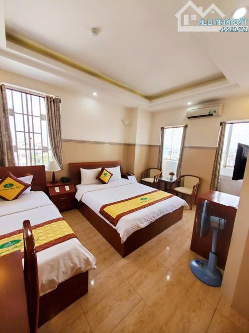 NGỘP quá. Bán TÒA NHÀ CHDV SIÊU PHẨM DÒNG TIỀN KHỦNG, NGANG 7M, NGAY CITY LAND - 2