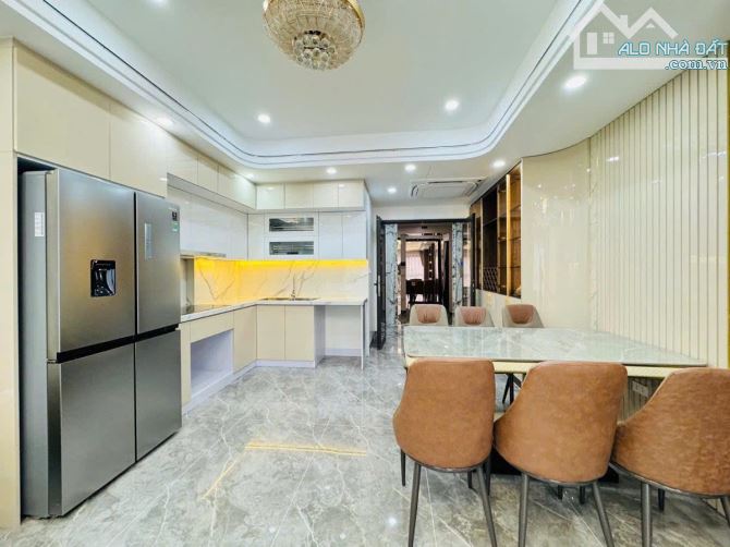 Bán nhà mặt phố vip Thụy Khuê Tây Hồ, vỉa hè rộng kinh doanh đỉnh cao 55m*5T, thang máy 4m - 2
