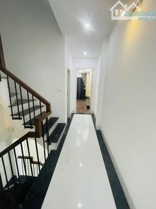 Hơn 5 tỷ nhà 4 tầng TT Thanh Trì, 42m, ô tô 7 chỗ qua nhà, ngõ thông - 2