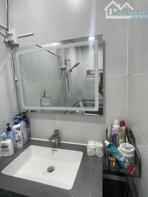 Bán Nhà Phường 10 - Lạc Long Quân -Quận Tân Bình 58m2 -2 Tầng 5.7 Tỷ - 2