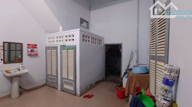 🏷 Bán gấp trong tháng – Nhà LÔ GÓC HAI MẶT HẺM –Đối diện Chợ Lê Văn Sỹ,  Q3 -  Sân rộg - 2