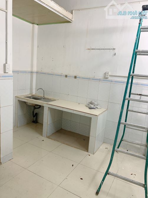 Nhà MTKD Đội Cung Q11, 3.5x12, 2 lầu trống suốt 13tr - 2