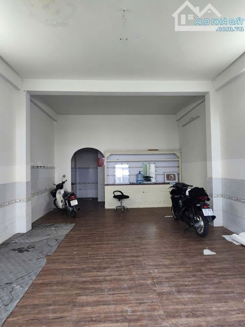 Nhà hxh Nguyễn Tri Phương Q10, 5.6x15, 4 tầng trống suốt 30tr - 2
