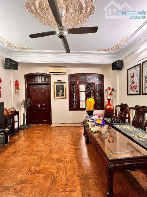 PHÂN LÔ,-Ô TÔ VÀO NHÀ-GẦN PHỐ-KINH DOANH-KIM NGƯU-43m- NHỈNH 13 TỶ - 3