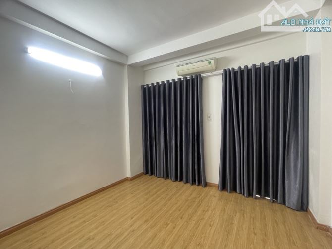 HIẾM, Bán nhà 52m 5 tầng vỉa hè oto tránh Ngọc Thụy , dân dân, sổ vuông đẹp - 3