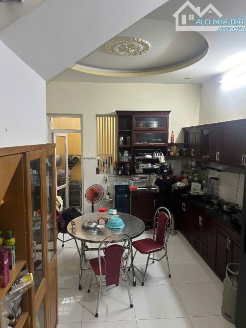 "Bán Nhà , 3 tầng, Đường Số 10 - Tăng Nhơn Phú B -  Quận 9 .Giá nhỉnh :7.x tỷ (TL). Diện t - 3
