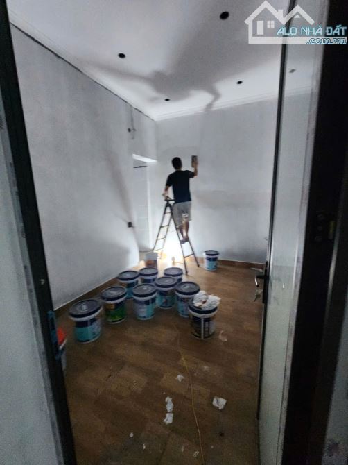 Bán nhà 4 tầng Bò Sơn Núi . dt 100m . mt 5.5m . hướng TB . giá 5 tỷ 2 - 3