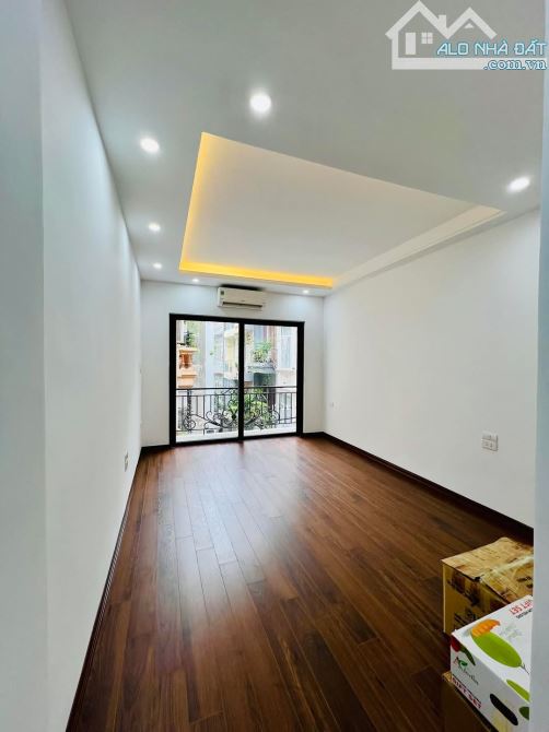 CẦN BÁN NHÀ ĐỊNH CÔNG - NHÀ ĐẸP LÔ GÓC - XÂY MỚI  - Ô TÔ ĐỖ SÁT CỬA - TẶNG NỘI THẤT - 3