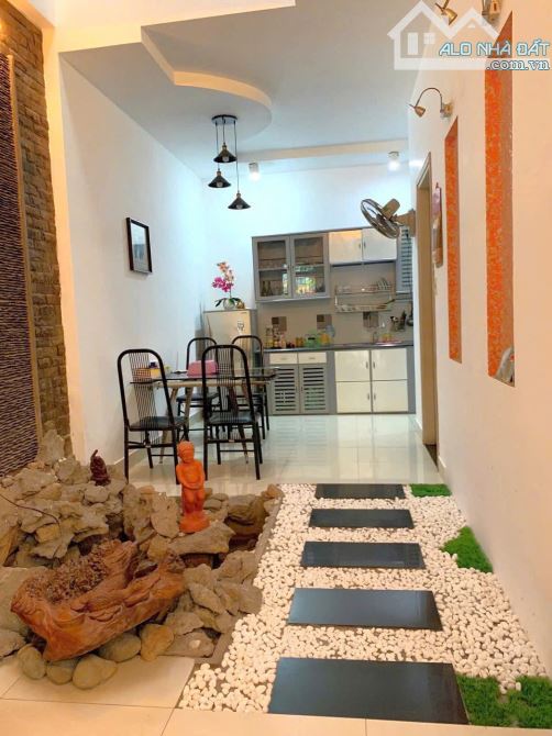 NHÀ 3 TẦNG MẶT TIỀN KINH DOANH ĐƯỜNG ĐÀO TẤN- 7.x tỷ - 3